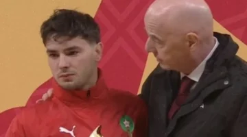 ممر شرفي عالمي.. لاعبو السنغال يحتفلون بصعود إبراهيم دياز لمنصة تتويج هداف الكان